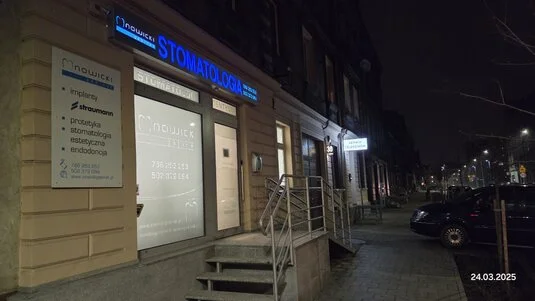 Piękne zdjęcia NOWICKIGABINET. Z zewnatrz, oraz właściciela.